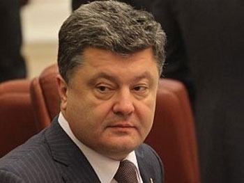 Порошенко лидирует в президентской гонке - опрос фото