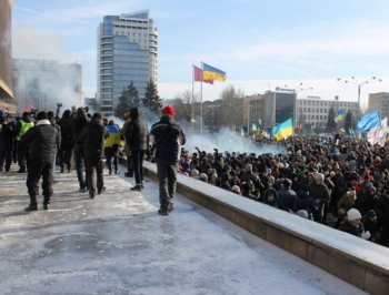 В Запорожье начались беспорядки, устроенные активистами фото