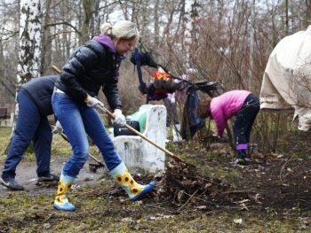 Запорожские спасатели вышли на субботник фото