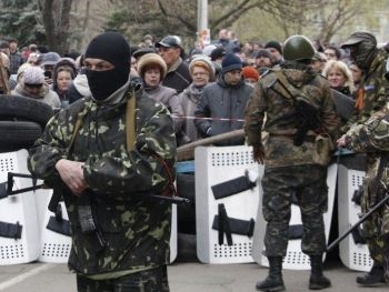 В Славянске нападают на ромов фото