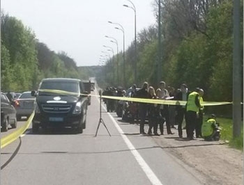 На месте ранения Кернеса нашли оружие, гильзу и взрывное устройство фото