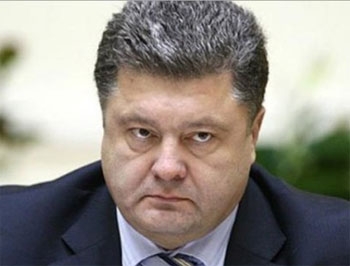 Порошенко: Только 2 человека вправе комментировать покушение на Тимошенко фото