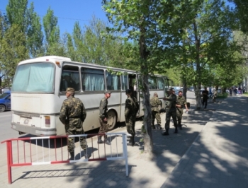 Мелитополь. Военные приезжали за зарплатой, а в гостиницах не живут сотни приезжих молодчиков фото