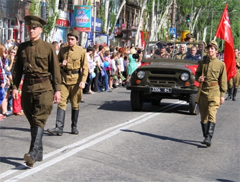 В День Победы центральные улицы закроют для движения транспорта фото