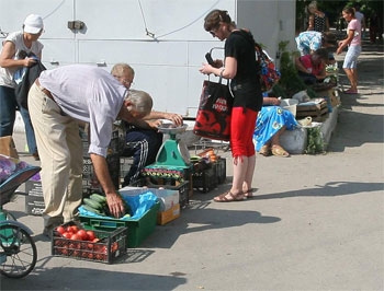 На каждом рынке Мелитополя пустует от 6 до 100 прилавков фото