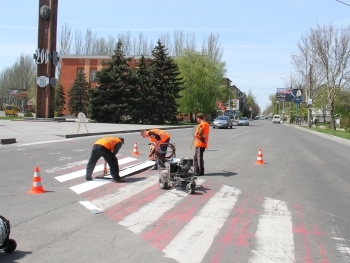 Почти 500 км дорог города и района без дорожной разметки фото