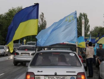 Мелитополь. Горожане проявили солидарность с крымско-татарским народом фото