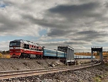 В Луганской области террористы взорвали железную дорогу фото