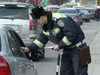 Акимовская Госавтоиспекция контролирует перевозчиков фото