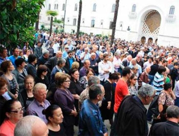 Абхазия восстала против своей власти фото