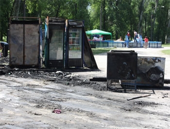 В запорожской «Дубовке» сгорело летнее кафе фото