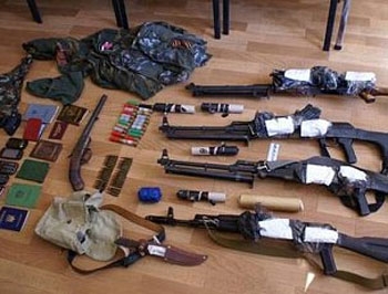 В Мариуполе задержаны 12 вооруженных боевиков банды Чечена фото