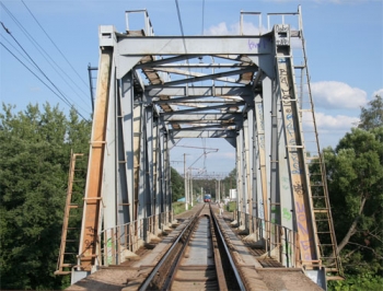 В Запорожской области неизвестные взорвали железнодорожный мост фото