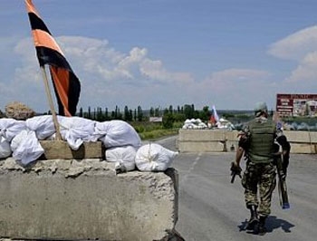 В Луганск вошли танки без опознавательных знаков - СМИ фото