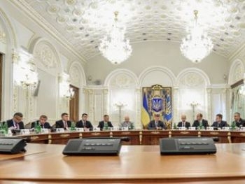 Порошенко ввел новых силовиков в состав СНБО фото