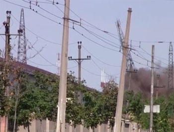 В Донецке в районе аэропорта взорвали вышку. ВИДЕО фото