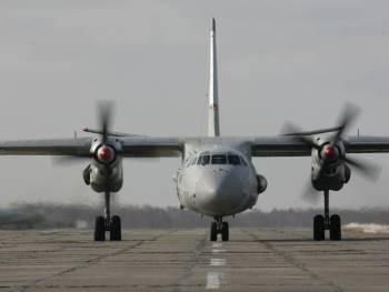 Спасен один из членов экипажа сбитого Ан-26 фото