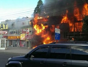 В Донецке возле ж/д вокзала погибли четверо мирных жителей фото