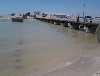 Акимовский район. Молочный лиман продолжает наполняться водой фото