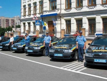 Во Львовской области водитель устроил гонки и протаранил автомобиль ГАИ фото