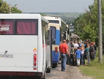 Террористы обстреляли колонну переселенцев, много погибших фото