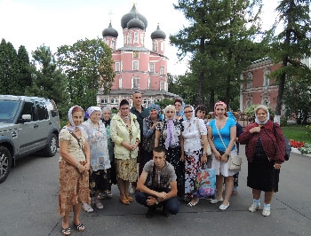 Мелитопольские и запорожские паломники посетили древнейшие святыни Украины и России фото