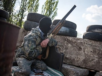 Боевики ведут наступление в Луганской области фото