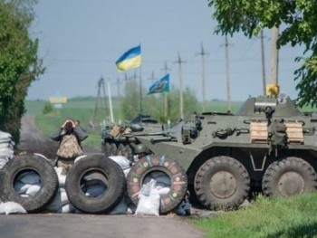 В Запорожской области укрепляют блокпосты фото