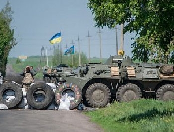 В Донецке продолжаются бои за аэропорт фото