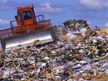 В Запорожской области могут повысить тарифы на вывоз мусора фото