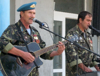 «Серпантин» дал в Акимовском районе благотворительный концерт фото