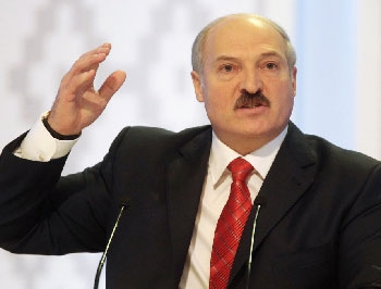 Лукашенко уверен, что Россия не воюет в Украине фото