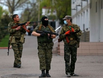 Группировки боевиков в Донецке ведут перестрелки фото