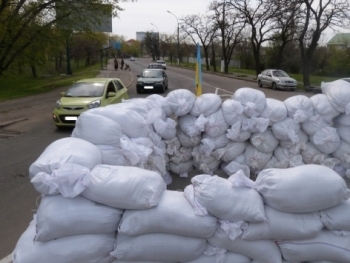 В Запорожской области сельчане перекрыли дорогу фото