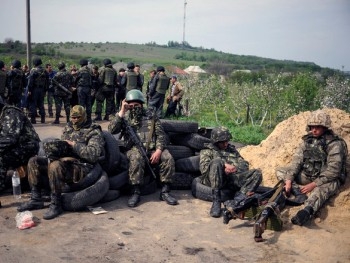 Боевики обстреляли Дебальцево фото