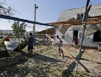 Под Мариуполем из-за обстрела погибли 7 человек, 18 ранены фото