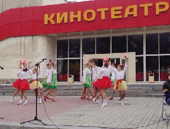 Концерт в пользу беженцев из зоны АТО дали воспитанники мелитопольской ДШИ фото