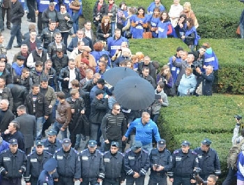 Шуфрича в Николаеве забросали яйцами. ВИДЕО фото