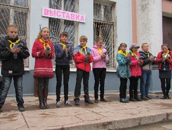 18 голубей взмыли в небо над Мелитополем фото