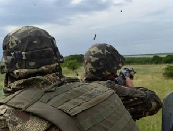 Террористы больше всего атакуют в районе Дебальцево фото