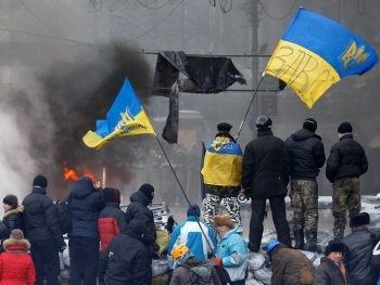 На Майдане протестовали против выборов в Донбассе фото