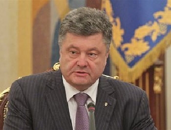 Порошенко подписал закон о возобновлении вакцинации новорожденных фото