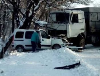 ДТП на запорожской трассе: в аварии погибли отец с ребенком фото