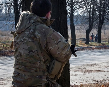 В Луганске проходит встреча украинских военных и ЛНР фото