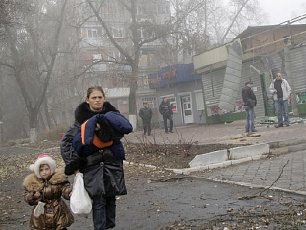 Террористы обстреляли Дебальцево: тяжело ранен ребенок фото