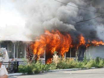 В Ясиноватой развернулись уличные бои фото