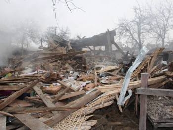 Во время обстрела в Дебальцево погибло двое человек фото