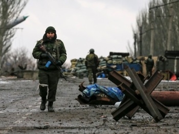 На востоке Донецка появились немаркированные танки фото