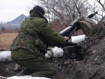 За минувшие сутки в зоне АТО погибли пятеро украинских военных фото