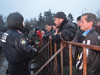 В Запорожье массово арестовывают активистов фото